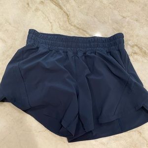 Lululemon track that mid rise 5 inch